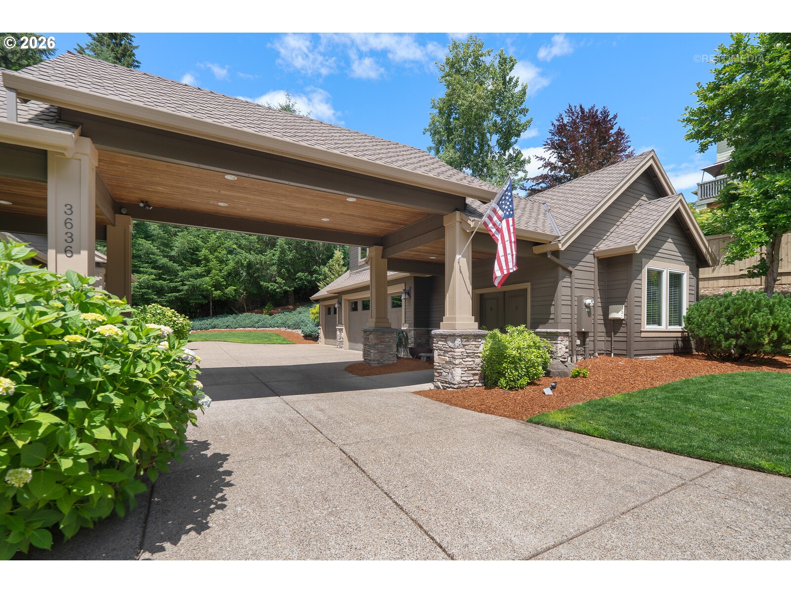3636 SUMMIT POINTE CT