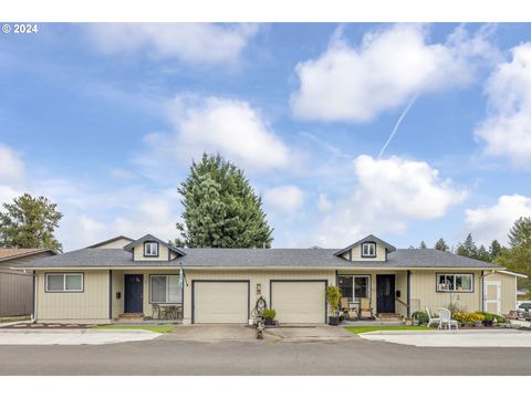 504 E 9TH 13 ST Newberg OR 97132