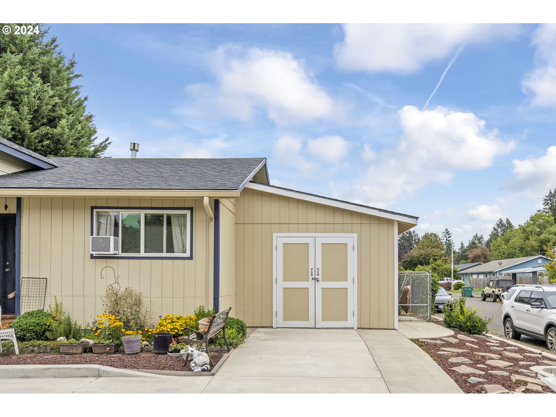 504 E 9TH 13 ST