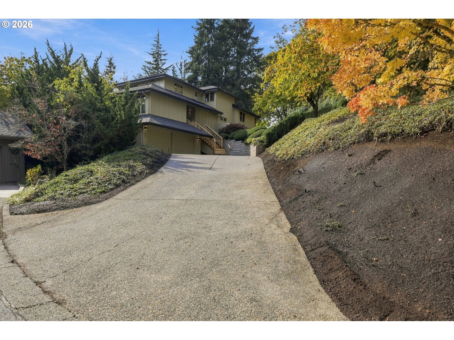 541 SPYGLASS DR