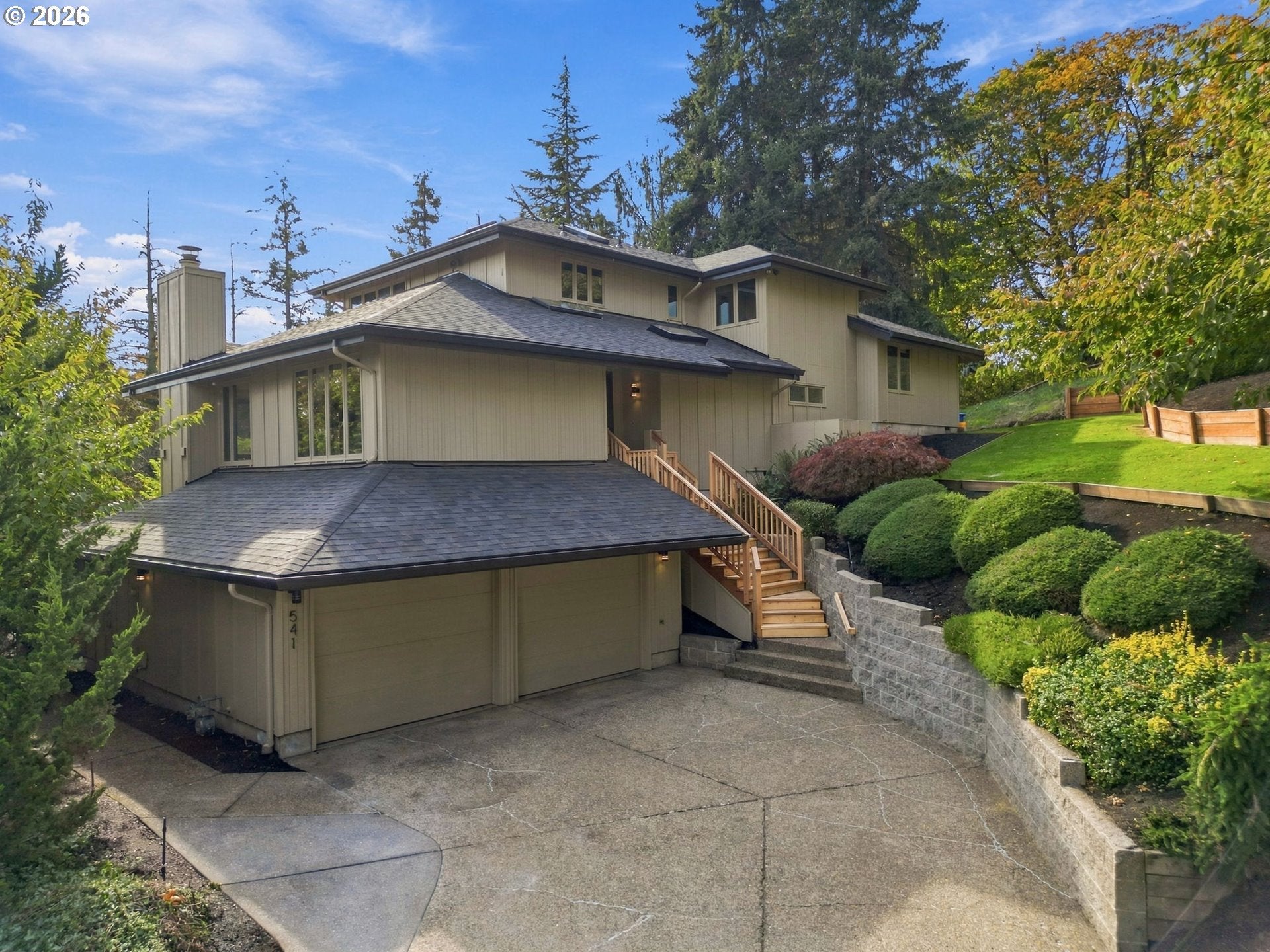 541 SPYGLASS DR