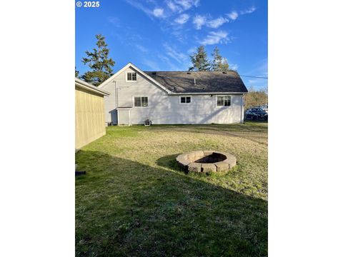 A home in Coos Bay