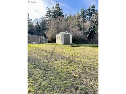 A home in Coos Bay