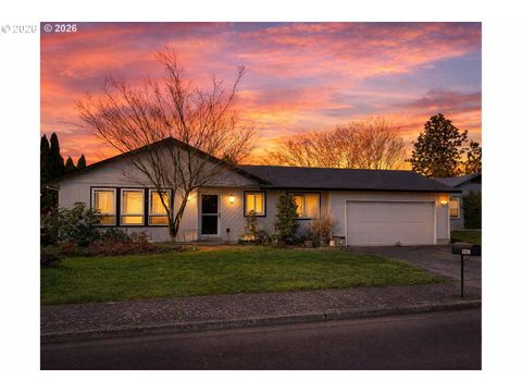 Photo of 443 NW Dyreka Ct, McMinnville, OR 97128 (MLS # 432423863)
