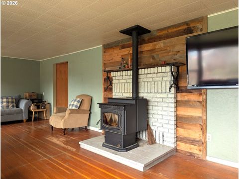 Tiny photo for 76232 Beech St, Oakridge, OR 97463 (MLS # 600557890)