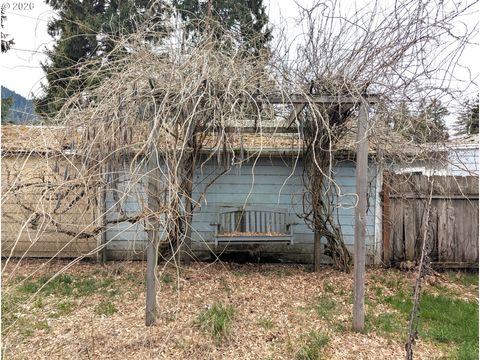 Tiny photo for 76232 Beech St, Oakridge, OR 97463 (MLS # 600557890)