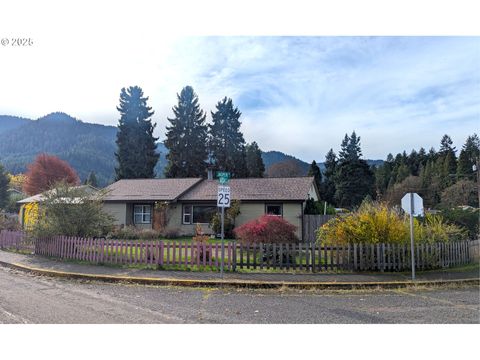 Tiny photo for 76232 Beech St, Oakridge, OR 97463 (MLS # 600557890)