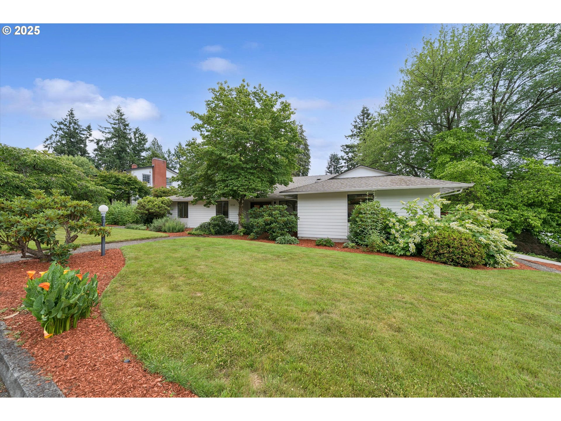 5138 SW SANTA MONICA CT