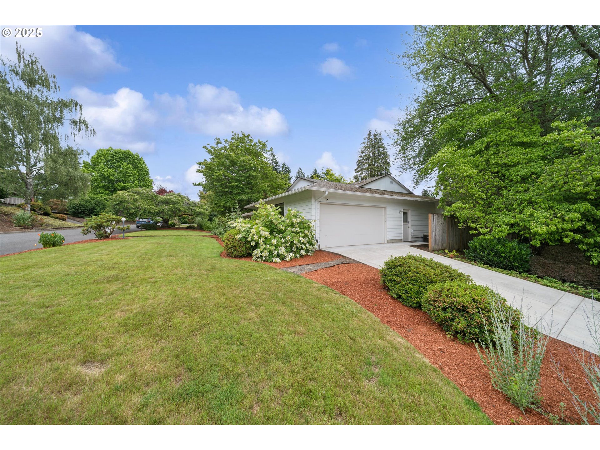 5138 SW SANTA MONICA CT