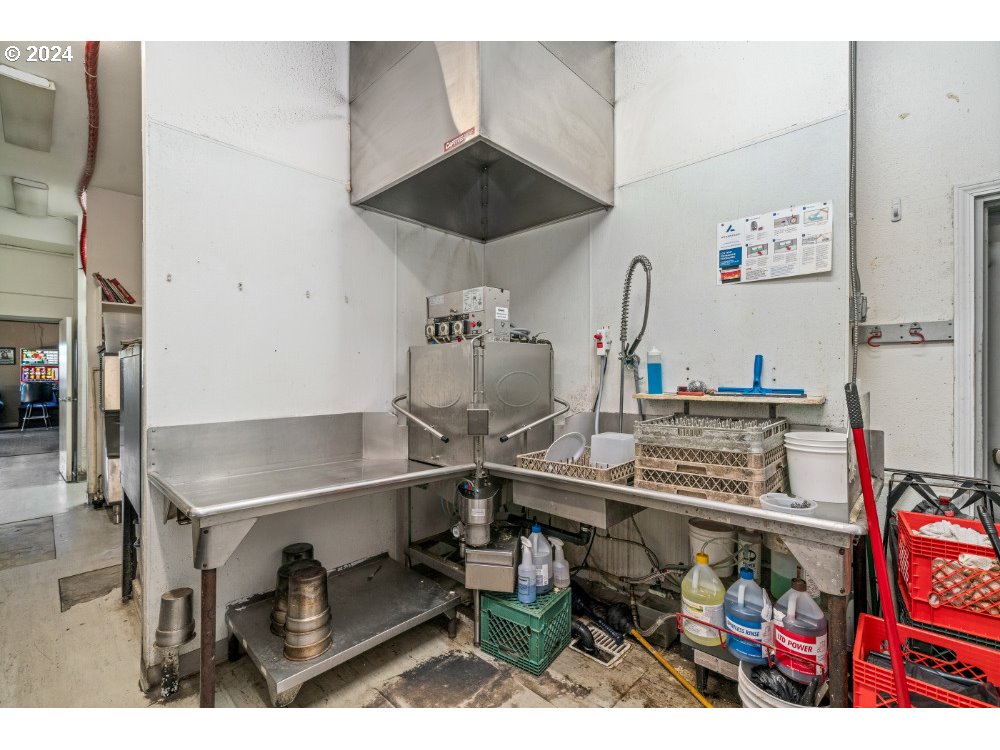 Garibaldi, Oregon 97118, United States, ,Commercial,Active,55061