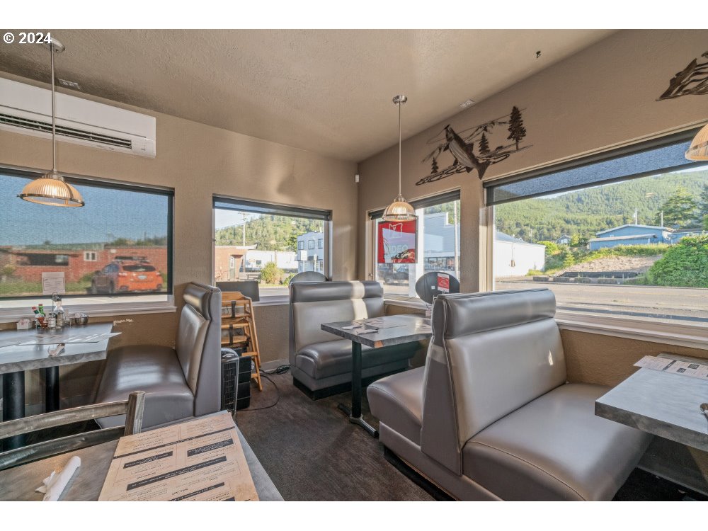 Garibaldi, Oregon 97118, United States, ,Commercial,Active,55061