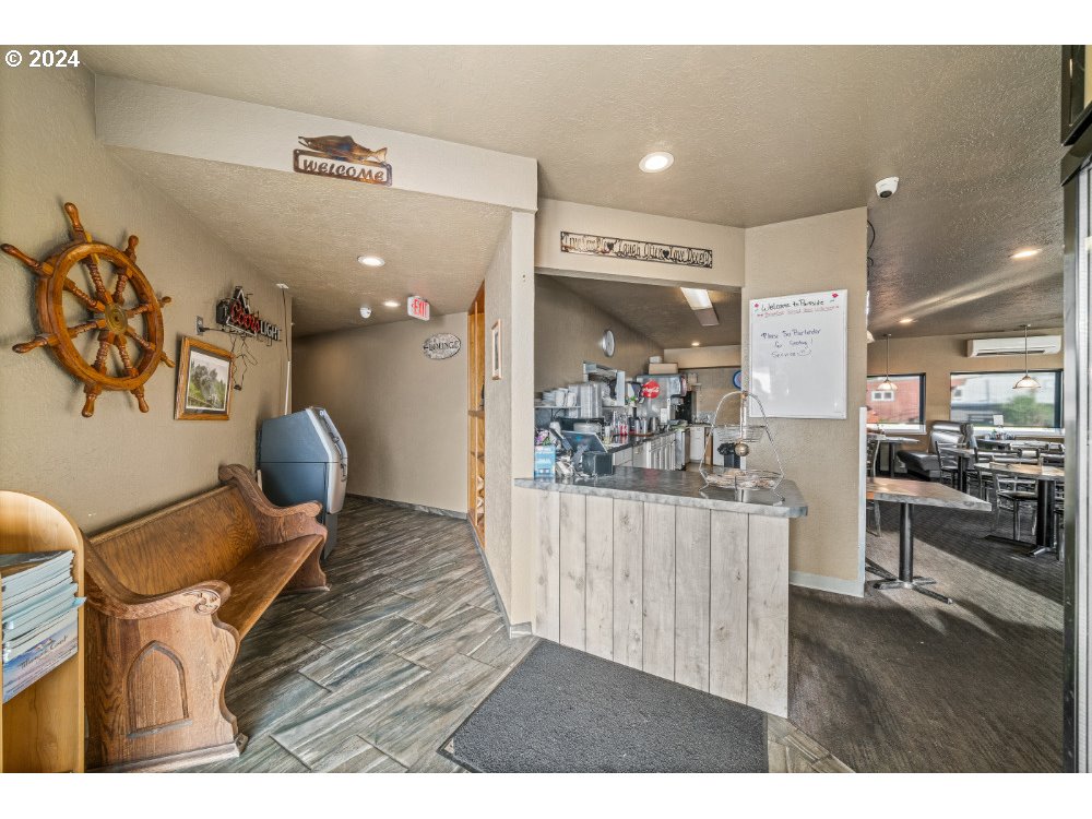 Garibaldi, Oregon 97118, United States, ,Commercial,Active,55061