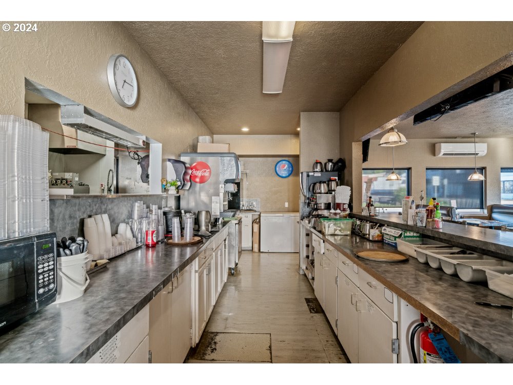 Garibaldi, Oregon 97118, United States, ,Commercial,Active,55061