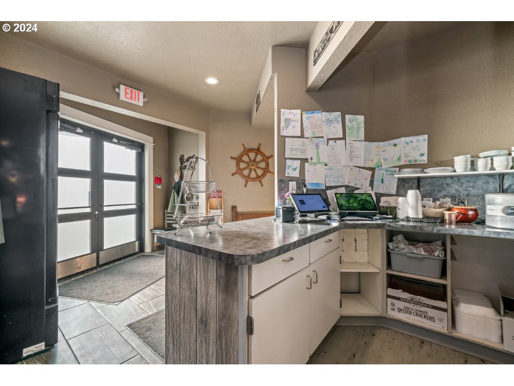 Garibaldi, Oregon 97118, United States, ,Commercial,Active,55061