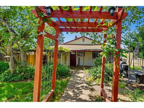 318 WESTFIELD ST Silverton OR 97381