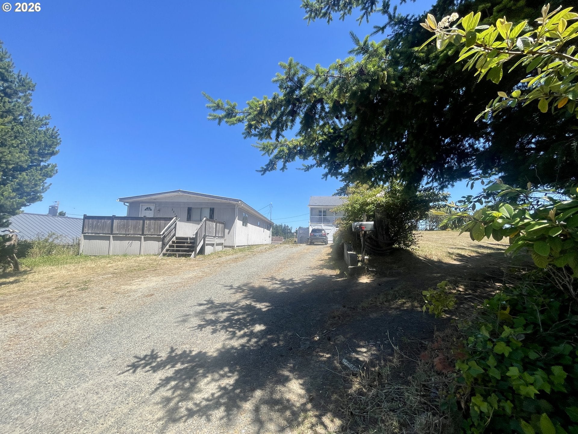 2519 Everett AVE