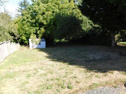 A home in Coquille