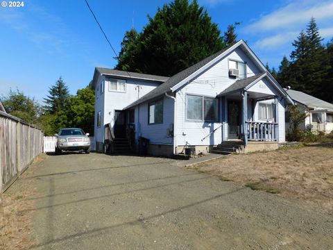 A home in Coquille