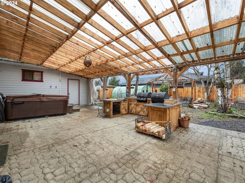 A home in Cottage Grove