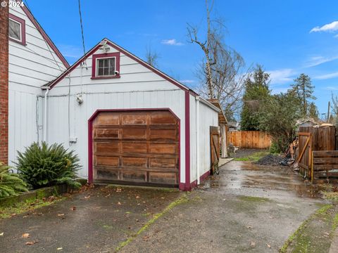 A home in Cottage Grove