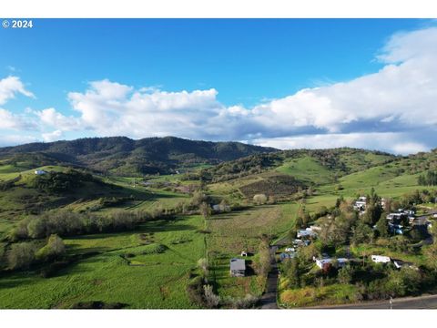 A home in Roseburg