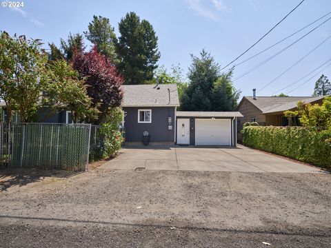 A home in Newberg