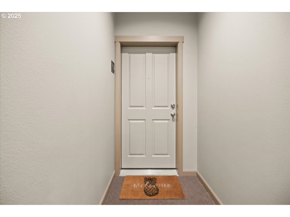 615 NW LOST SPRINGS TER 102