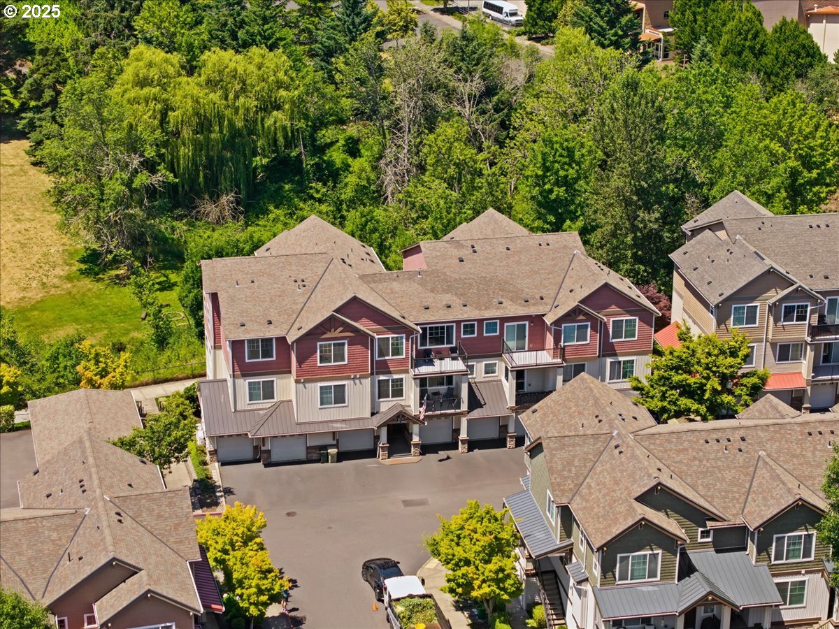 615 NW LOST SPRINGS TER 102
