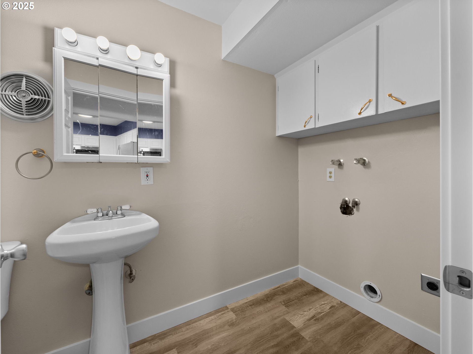 Gresham, Oregon 97030, United States, 3 Bedrooms Bedrooms, ,2 BathroomsBathrooms,Residential,Active,161332