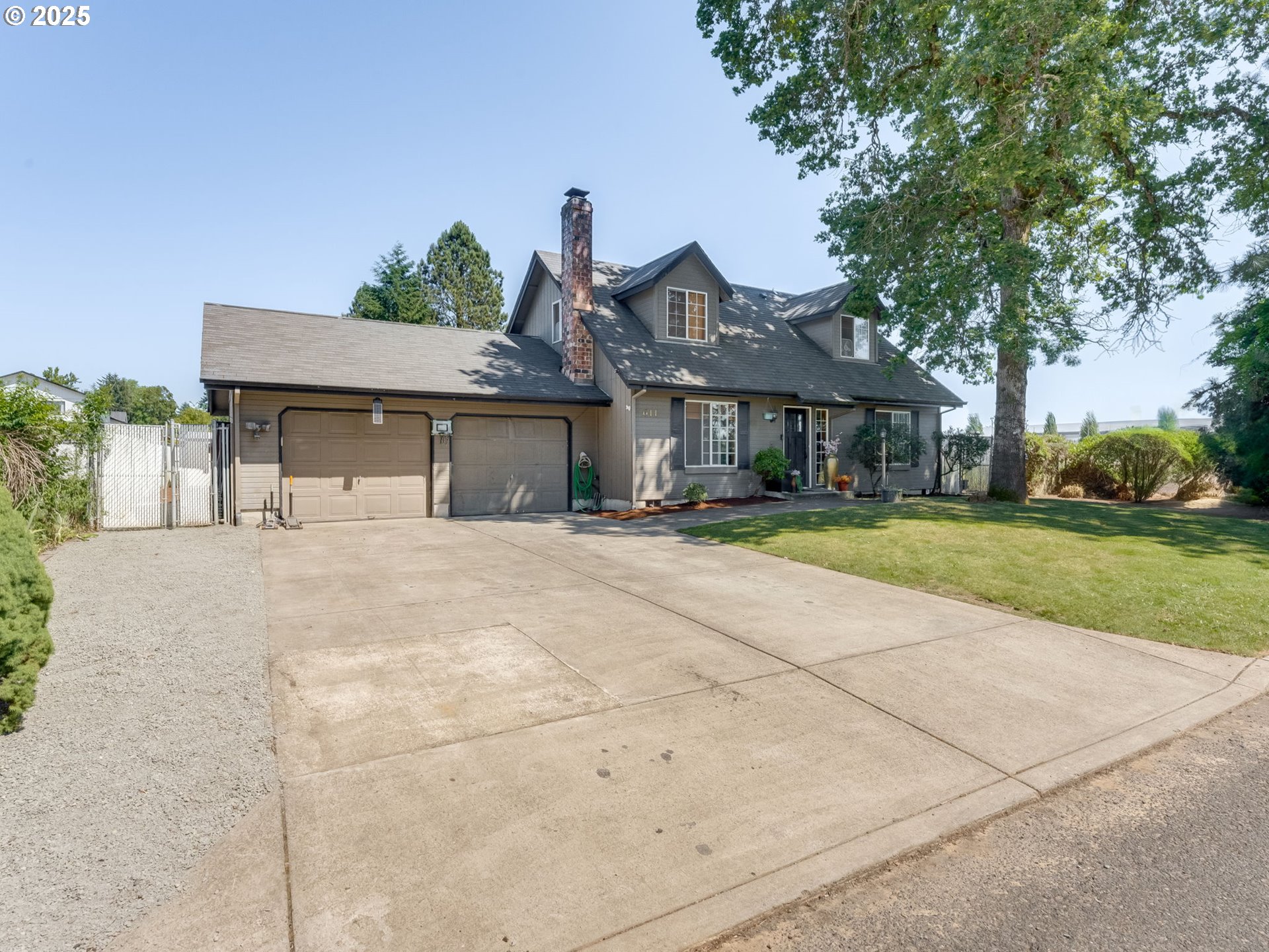 611 NW 4TH PL