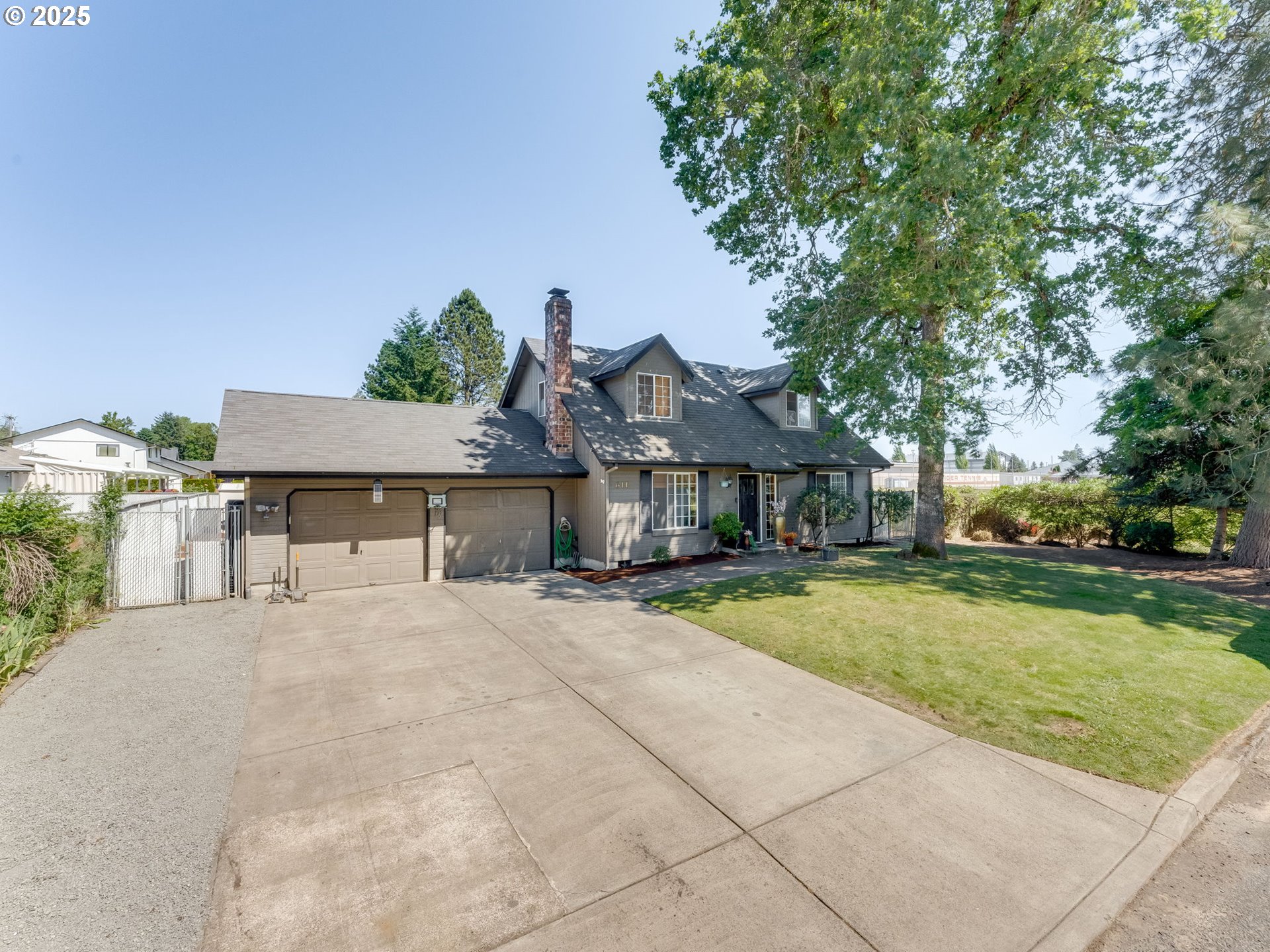 611 NW 4TH PL
