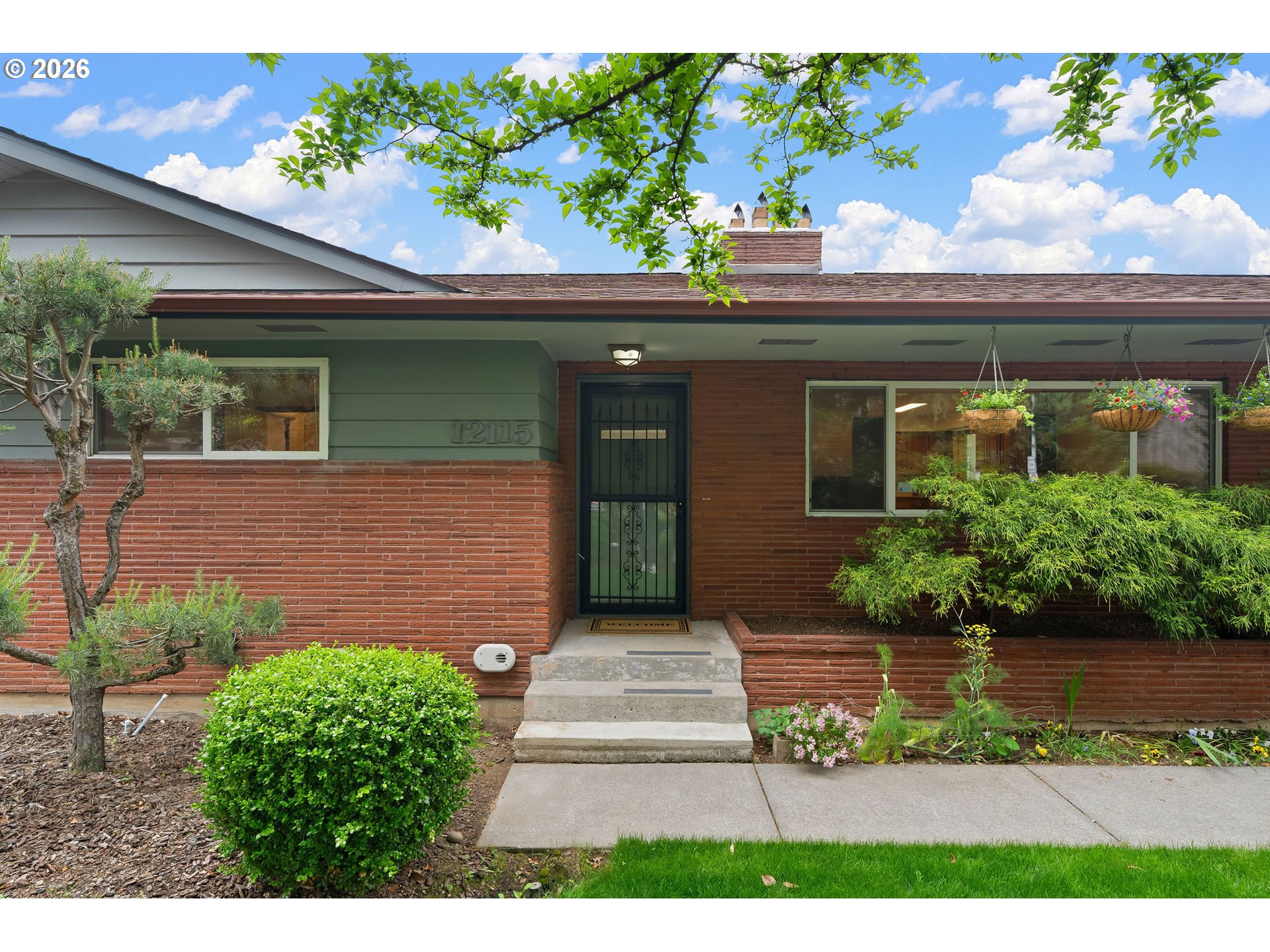 12115 NE FREMONT ST