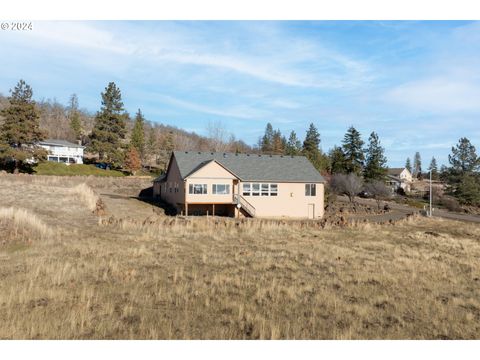 A home in Goldendale