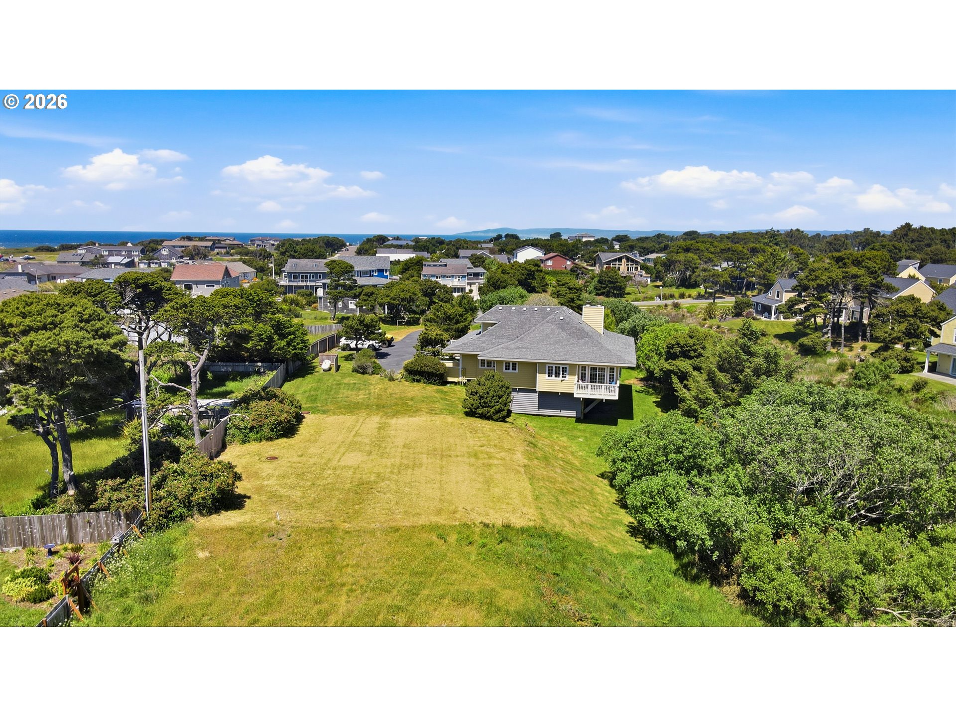 1337 BEACH LOOP DR