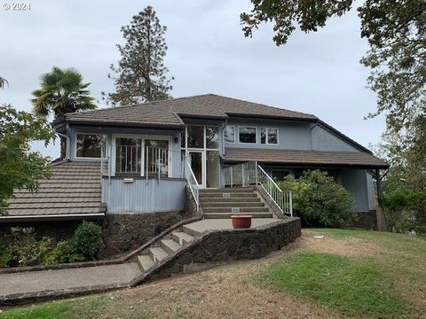 A home in Roseburg