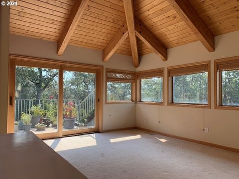 A home in Roseburg