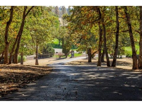 A home in Roseburg