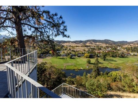 A home in Roseburg