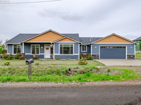 A home in Mt Angel