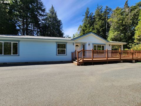 A home in Port Orford