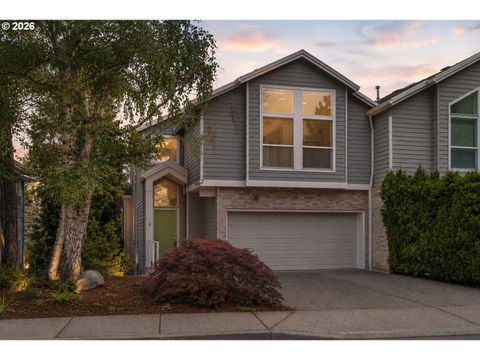 Photo of 30 Northview Ct, Lake Oswego, OR 97035 (MLS # 720139172)
