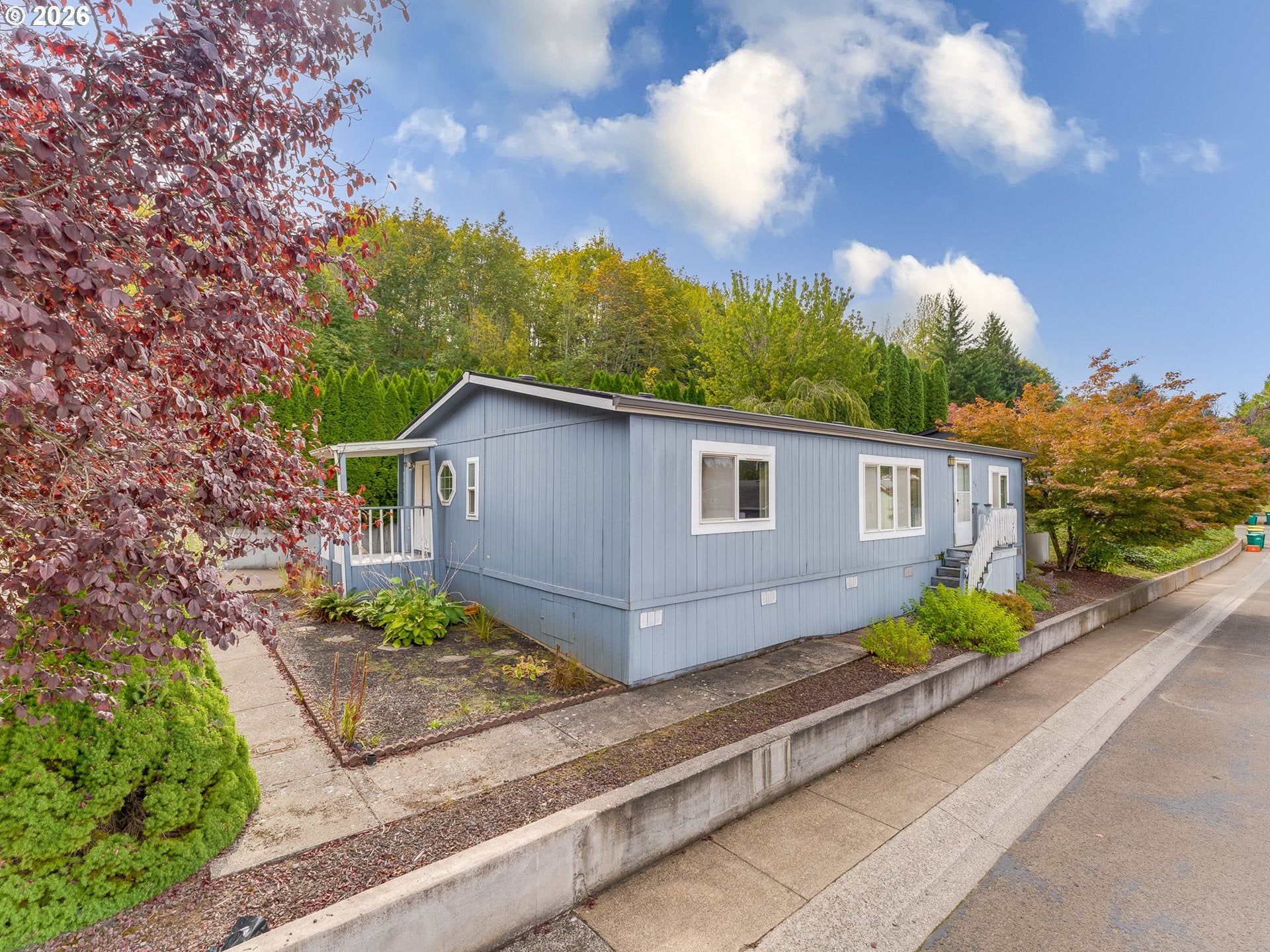 696 SW LIVINGSTON PL