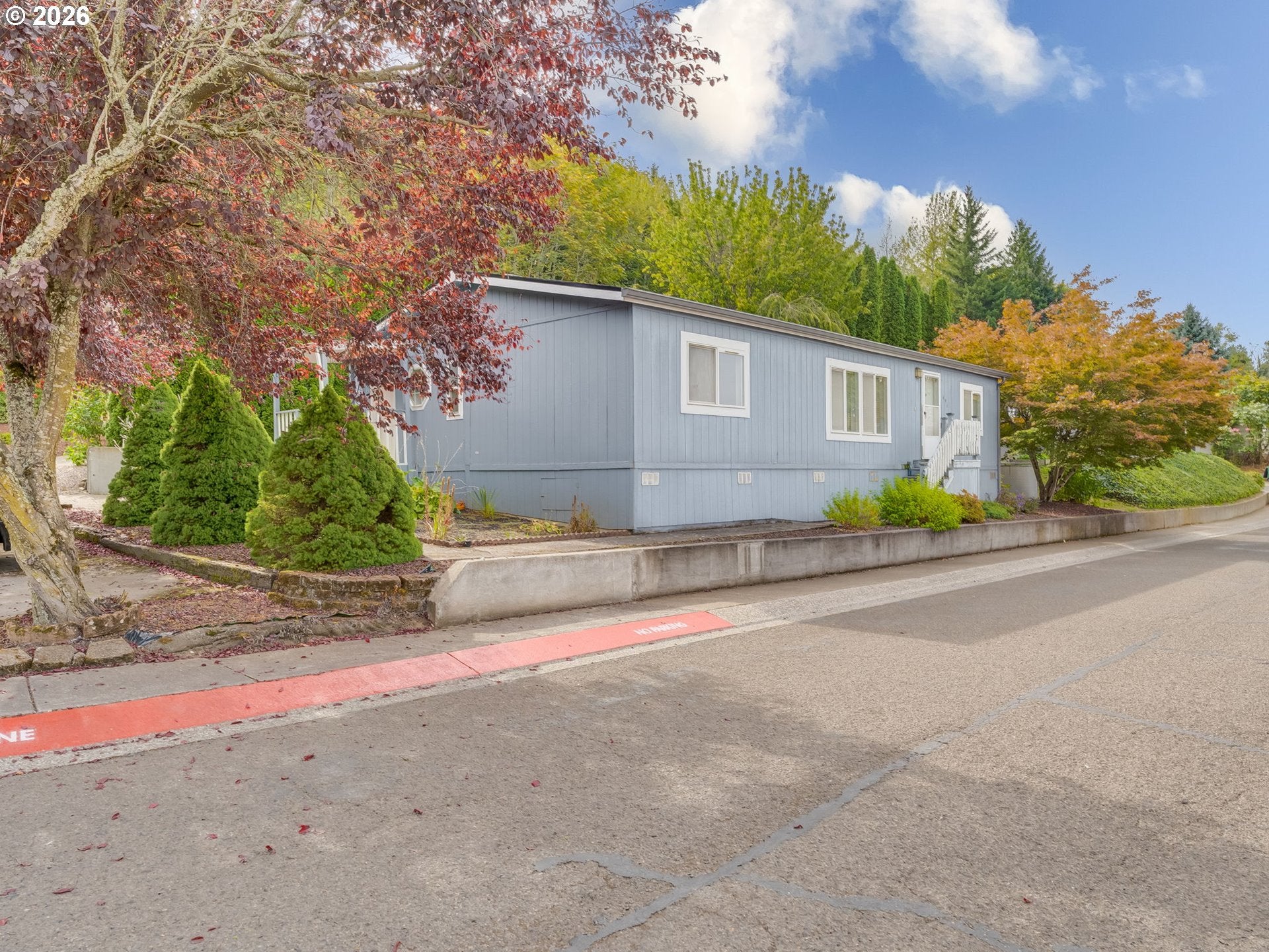696 SW LIVINGSTON PL