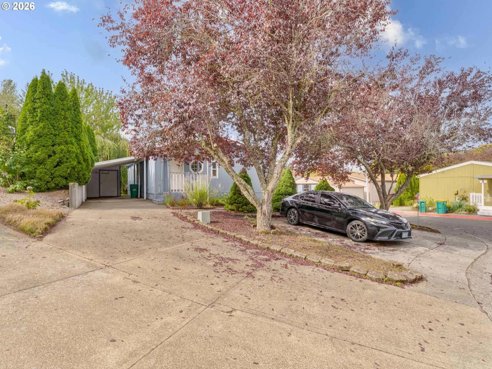 696 SW LIVINGSTON PL