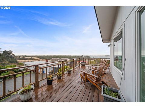 A home in Reedsport