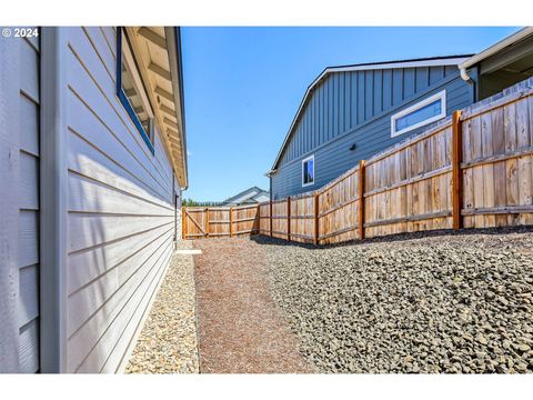 Tiny photo for 170 Rockcrest Dr, Lowell, OR 97452 (MLS # 494360140)