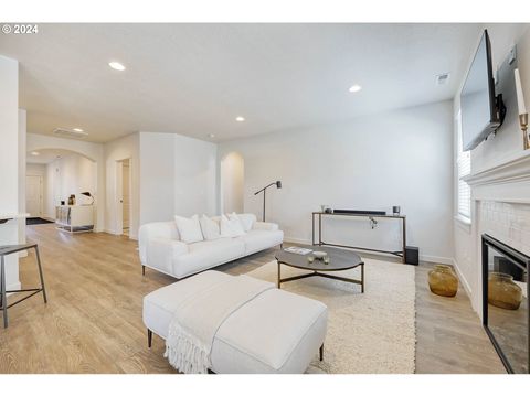 Tiny photo for 170 Rockcrest Dr, Lowell, OR 97452 (MLS # 494360140)