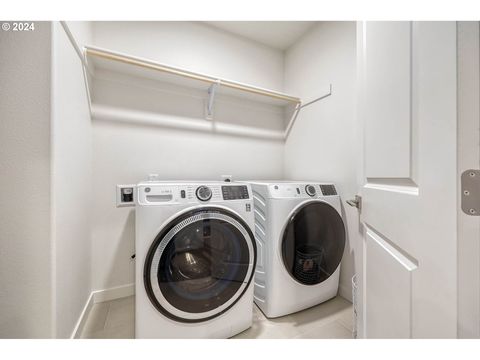 Tiny photo for 170 Rockcrest Dr, Lowell, OR 97452 (MLS # 494360140)