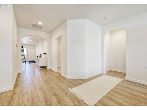 Tiny photo for 170 Rockcrest Dr, Lowell, OR 97452 (MLS # 494360140)