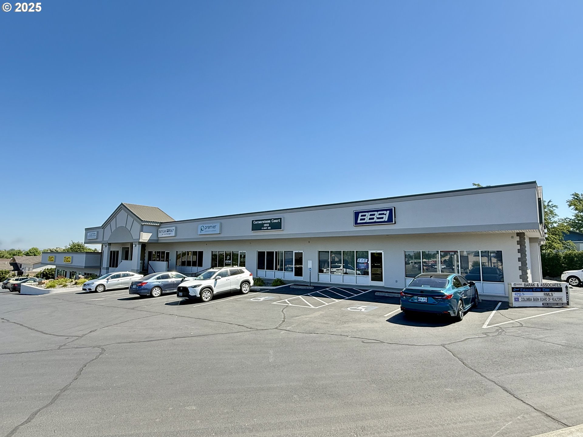 1055 S HIGHWAY 395
